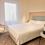 Hotel Revotel Centre Gare Et Congres