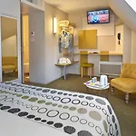 Revotel Centre Gare Et Congres Hotel 2*