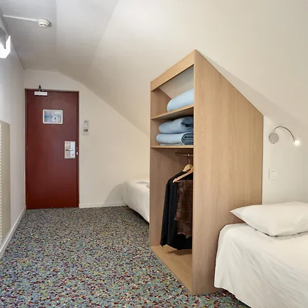 Revotel Centre Gare Et Congrès Hotel 2*