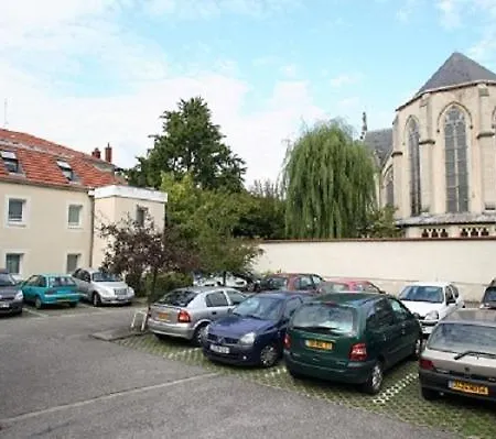 Hotel Revotel Centre Gare Et Congres 2*