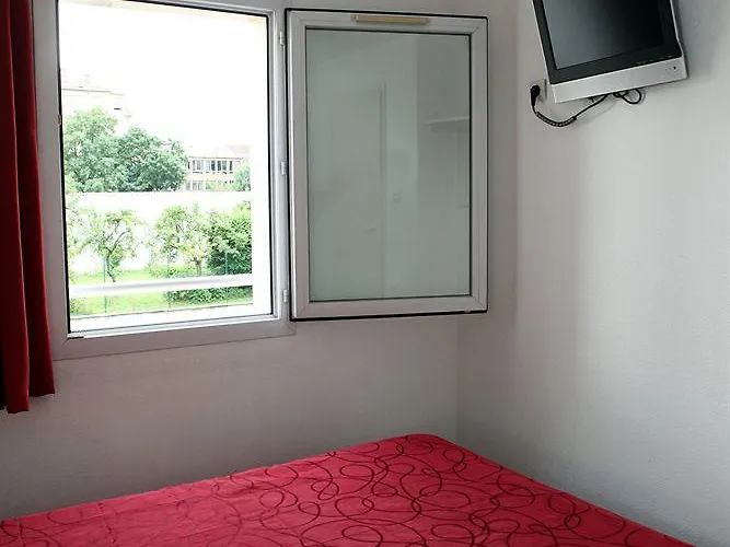 Revotel Centre Gare Et Congres Ξενοδοχείο 2*