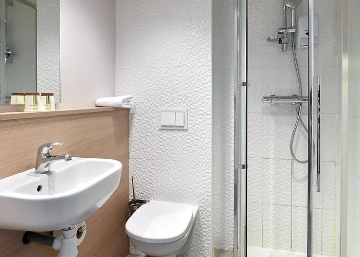 Revotel Centre Gare Et Congres Ξενοδοχείο 2*