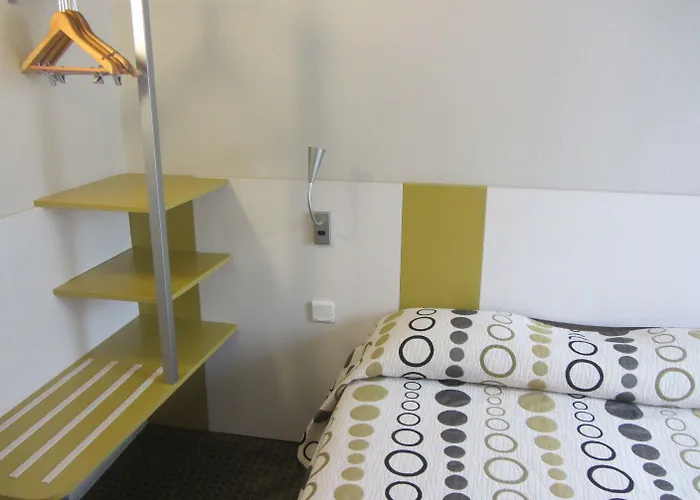 Revotel Centre Gare Et Congres 2*