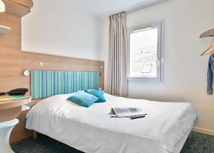 Revotel Centre Gare Et Congres 2* Νανσύ