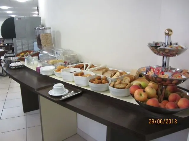 Revotel Centre Gare Et Congres Hotel 2*